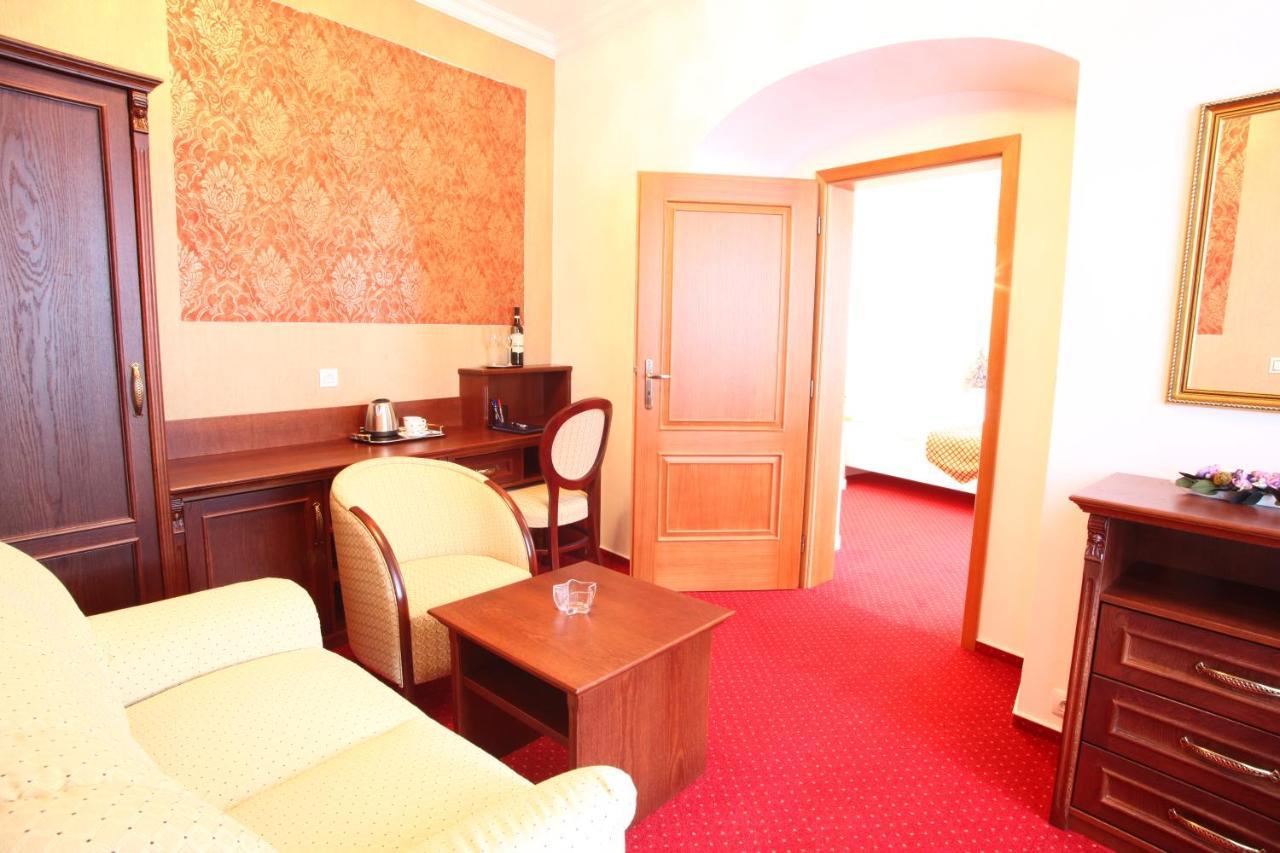 Penzion Otakar Hotel Policka Luaran gambar